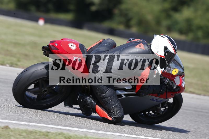 /Archiv-2025/49 26.08.2025 Cornu Master School ADR/rot-rouge/40